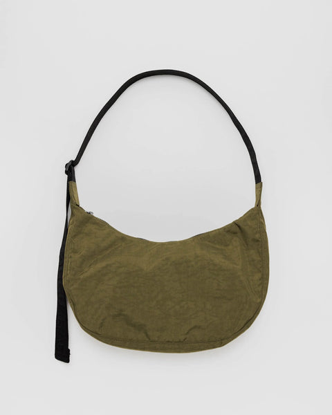 baggu-medium-nylon-crescent-bag-seaweed-1