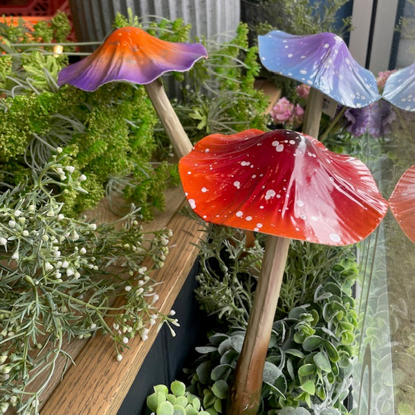 livs Garden Stake - Metal Mushrooms, 3 Colours