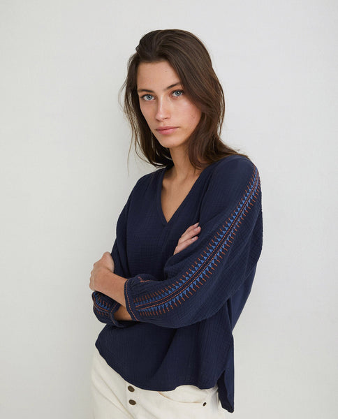 yerse-v-neck-embroidered-crinkle-top-navy