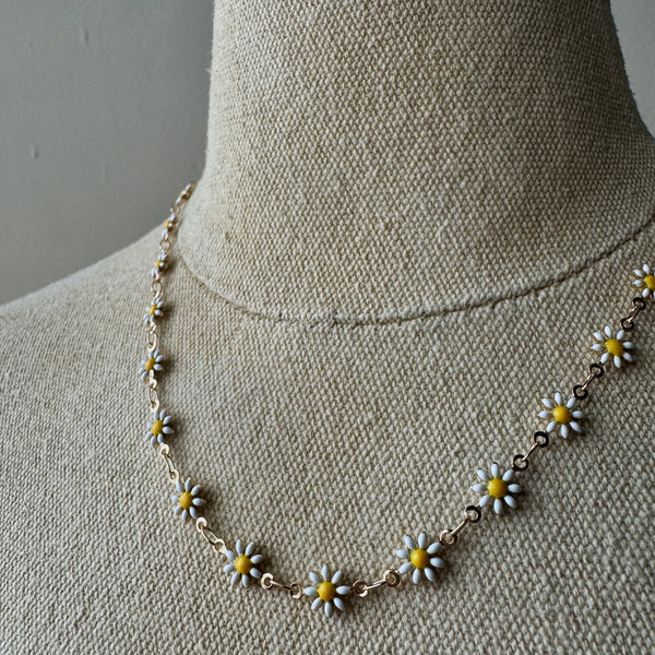 livs Necklace - White Enamel Daisy Chain, Ss