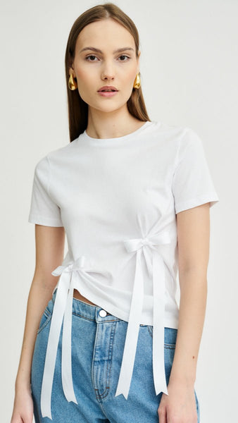 Fanfare Blossom Bow White T-shirt 