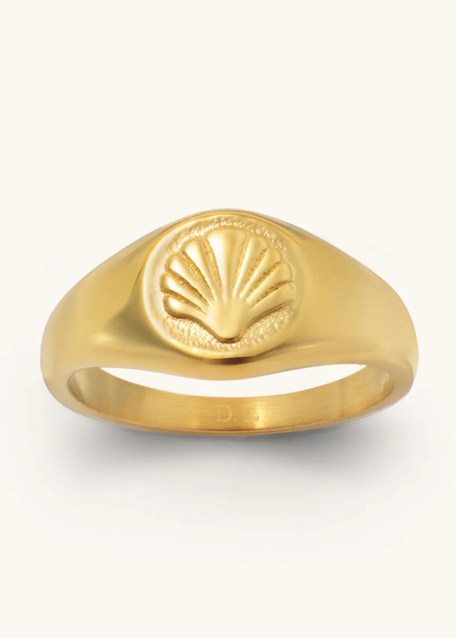 D. Louise Jewellery Gold Shell Signet Ring