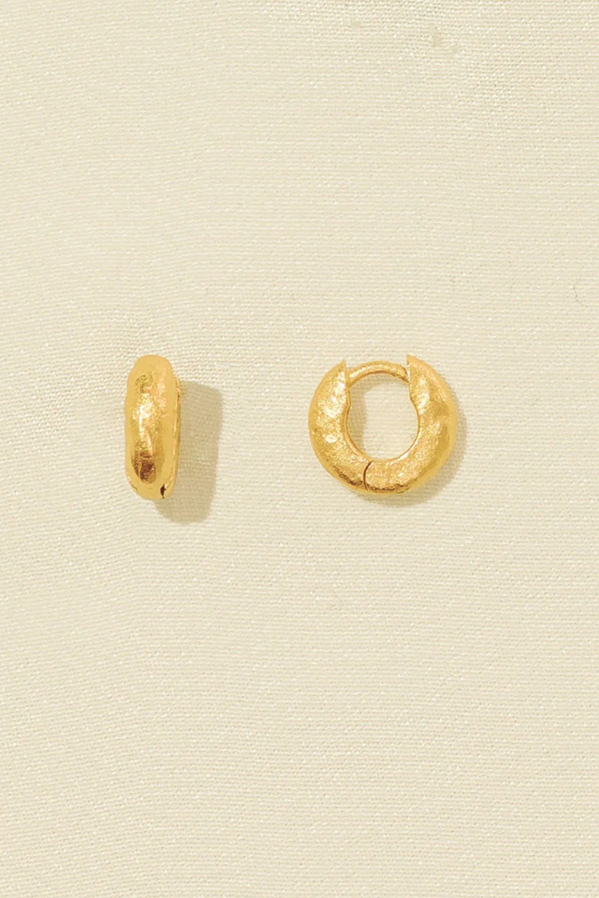 Agapée  Mini Anilla Hoop Earrings