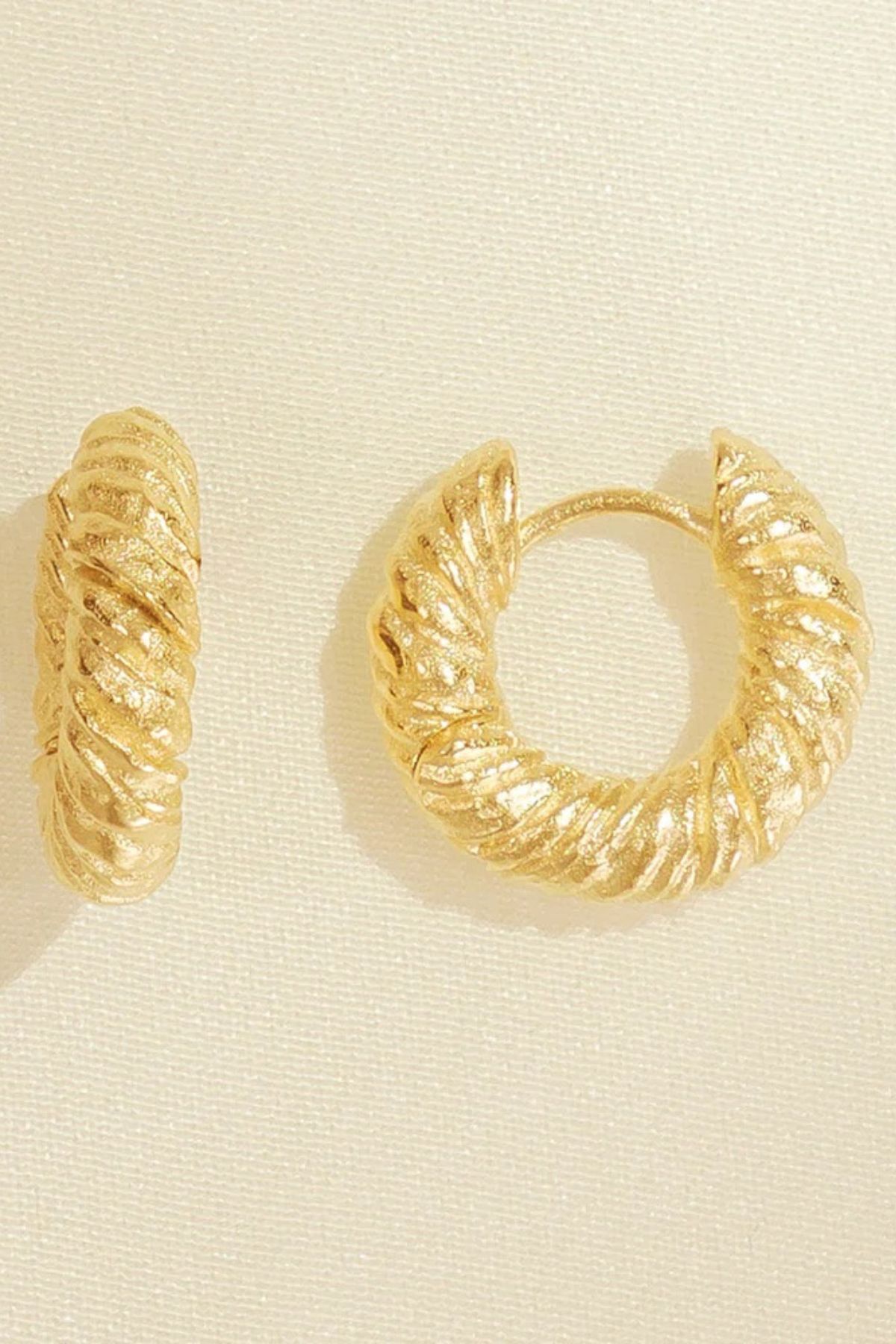 Agapée  Zeta Twist Hoop Earrings