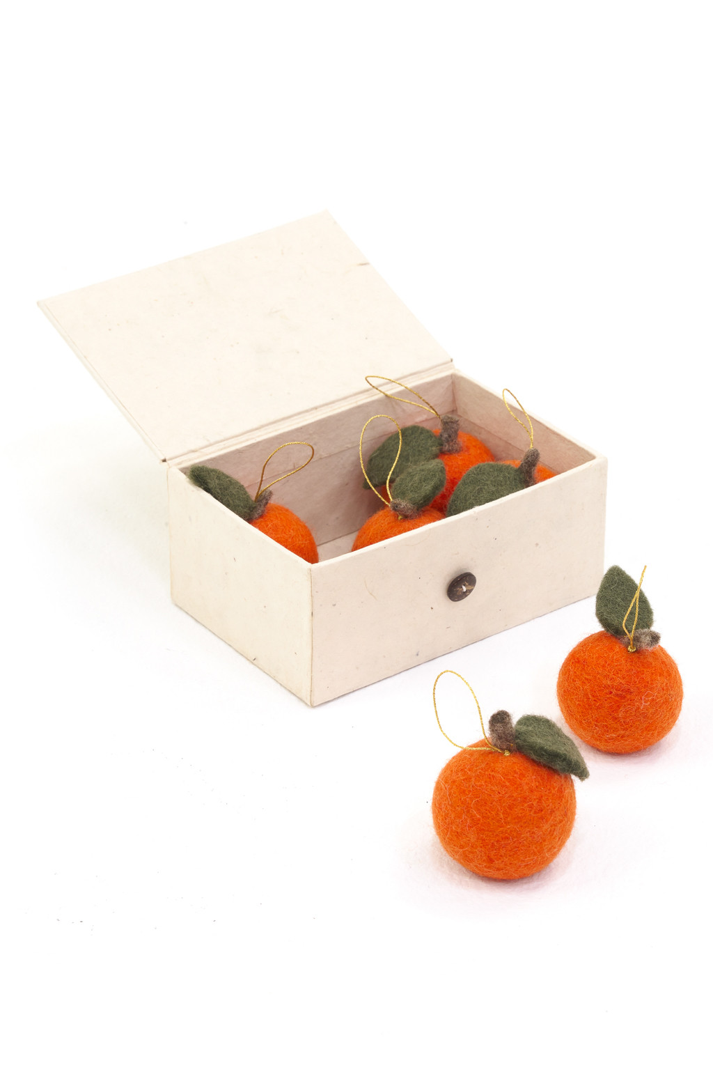 Muskhane SET OF 6 FELT CLEMENTINE DECORATIONS IN A GIFT BOX