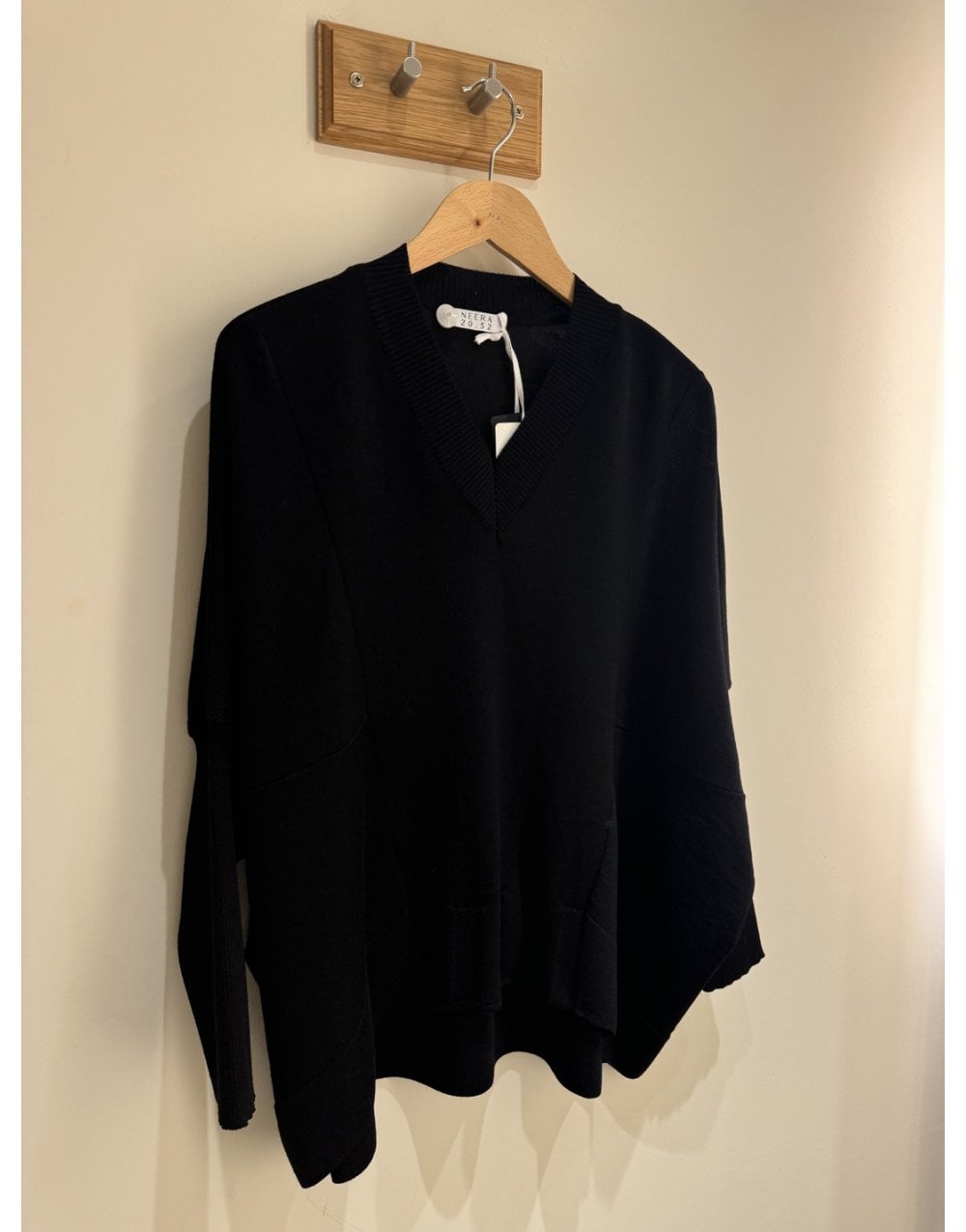 Neera Neera Oversize V Neck Jumper Size: M/l, Col: Black