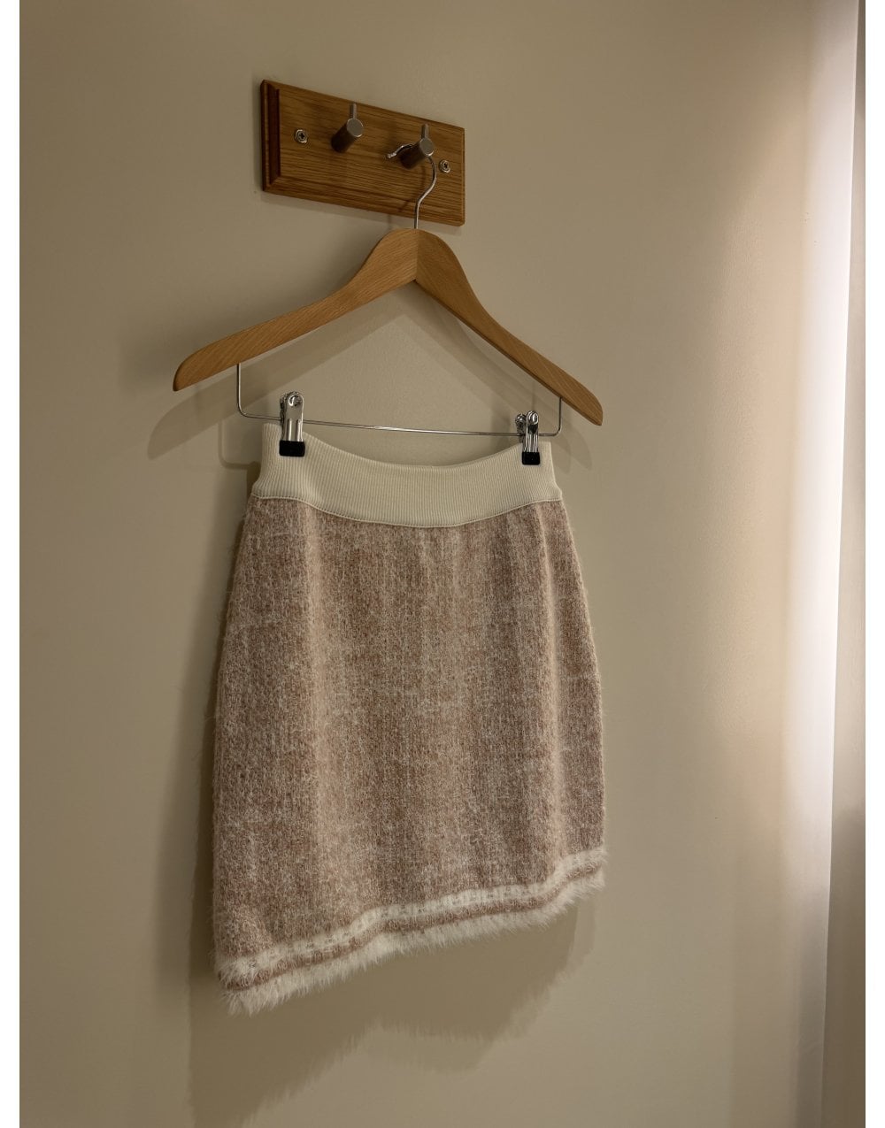 Neera Neera Contrast Hem Fluffy Tweed Skirt Size: S, Col: Pastel Pink