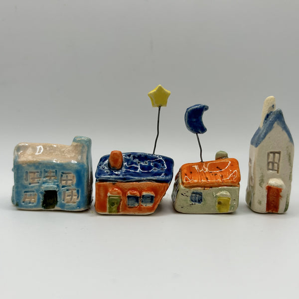 Lottie Mutton Ceramics Teeny Tiny House / 1-4