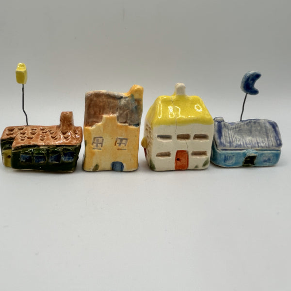 Lottie Mutton Ceramics Teeny Tiny House / 14-17