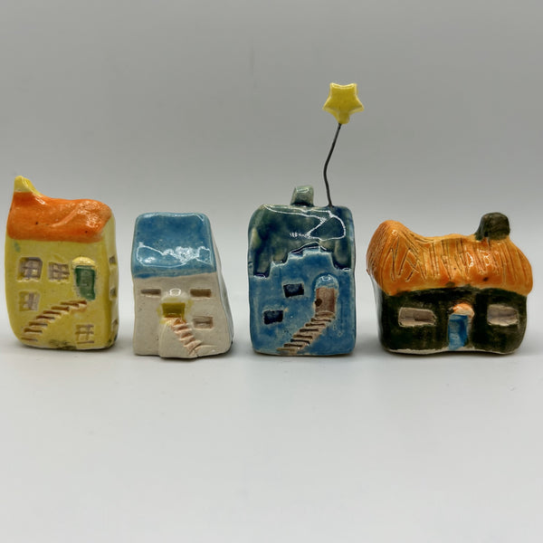 Lottie Mutton Ceramics Teeny Tiny House / 10-13