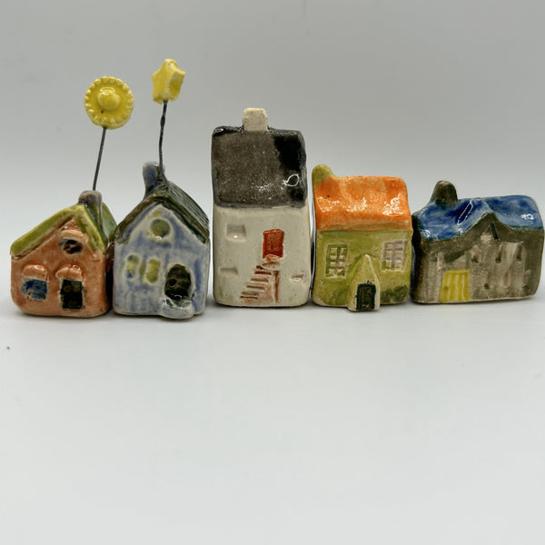 Lottie Mutton Ceramics Teeny Tiny House / 5-9