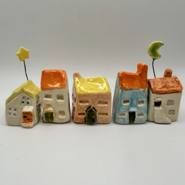 Lottie Mutton Ceramics Teeny Tiny House / 18-22