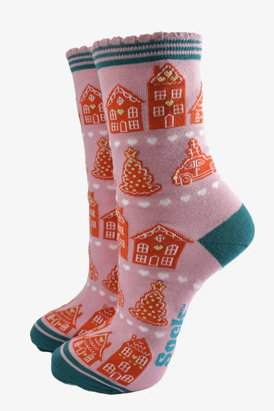 Miss Shorthair Ltd 4507gbvipi Women's Bamboo Socks - Pink, Gingerbread Village