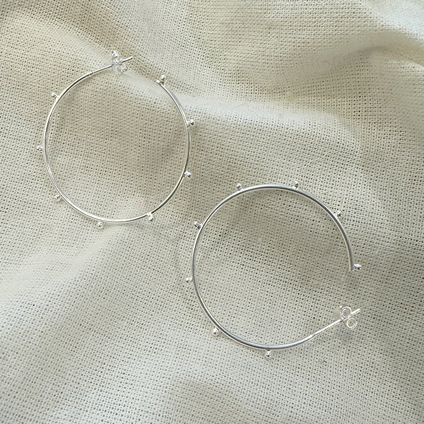 TUSKcollection Kse-17 Large Silver Hoop Earrings With Dot Detail