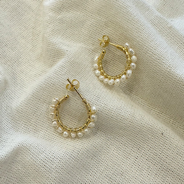 TUSKcollection Pl-167 Pearl And Gold Hoop Earrings