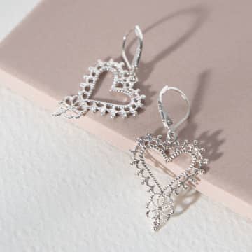 Zoe And Morgan Silver Heart Earrings In Metallic