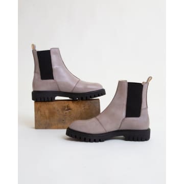 Beaumont Organic Aw22 Milan Chelsea Boot In Grey