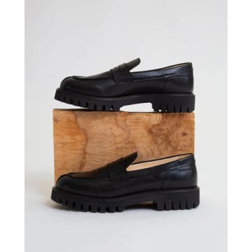 Beaumont Organic Aw22 Naples Loafer In Black