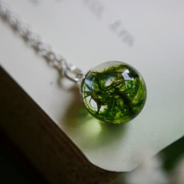 Botanic Isles Scottish Moss Resin Sphere Silver Necklace In Metallic
