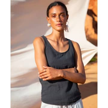 Beaumont Organic Ss23 Myriam Organic Cotton Vest In Charcoal