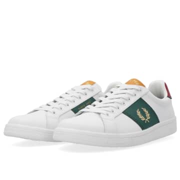 Fred Perry Sneakers In Off White