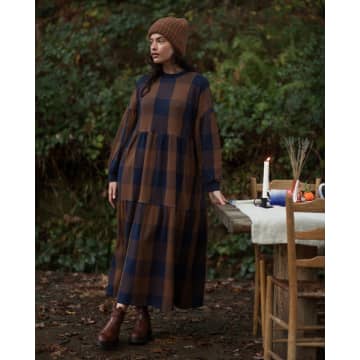 Beaumont Organic Aw23 Matilda-cay Knitted Check Dress In Walnut And Night Sky Check
