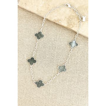 Envy Short Silver And Pearl Grey Clover Necklace In Metallic
