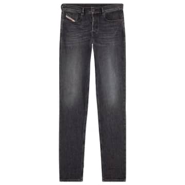 Diesel D Finitive 09f84 Tapered Fit Jeans In Grey