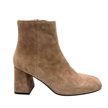 Donnalei Donna Lei 'fixer' Ankle Boot In Brown