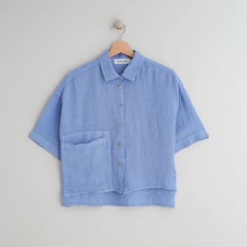 Indi And Cold Azul Camisa Linen Cropped Shirt In Blue