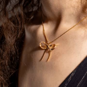 Shop Edit & Oak Snake Bow Pendant Necklace – 18k Gold Plated
