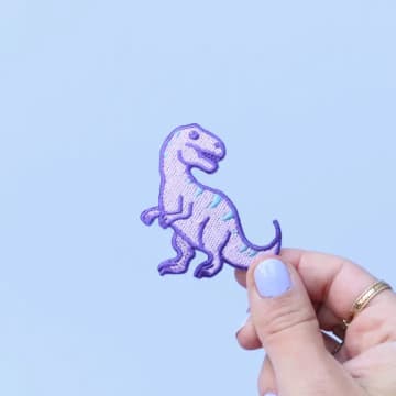 Malicieuse T-rex Iron-on Patch In Purple