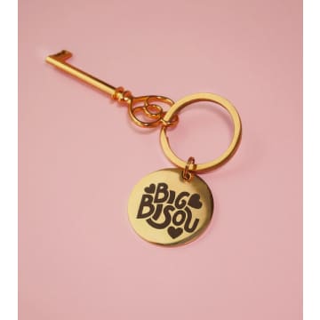 Malicieuse Big Bisous Keychain In Gold