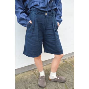 Maison Hotel Woody Navy Shorts In Blue