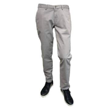 Shop Hiltl - Teaker-c Slim Straight Super Stretch Cotton Chinos In Granite Grey 70590/62100/12