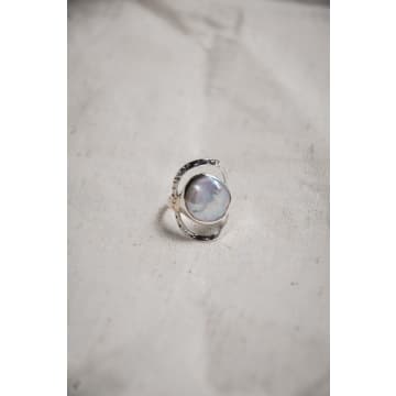 Bon Bon Fistral Boho Hammered Silver Pearl Statement Ring In Metallic