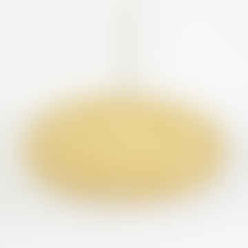 Gelber Fleck auf ovalem Lampenschirm