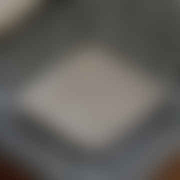Quadratische Seifenschale aus kenianischem Speckstein „Rauchgrau“