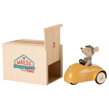 Little Brother Mouse avec voiture jaune et garage