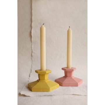 Juego de 2 candelabros de hormigón rosa y amarillo