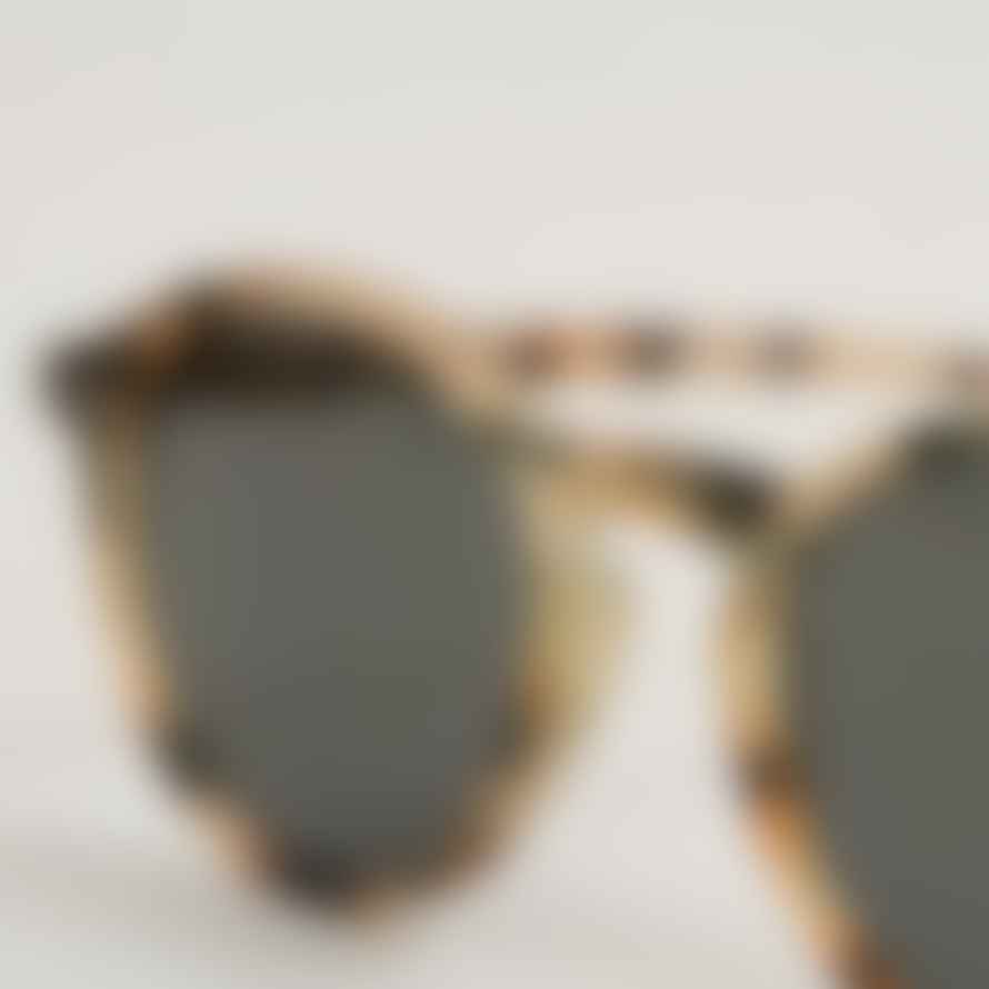 IZIPIZI #D The Iconic Round Style Sunglasses in Light Tortoise Brown 
