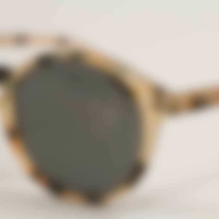IZIPIZI #D The Iconic Round Style Sunglasses in Light Tortoise Brown 