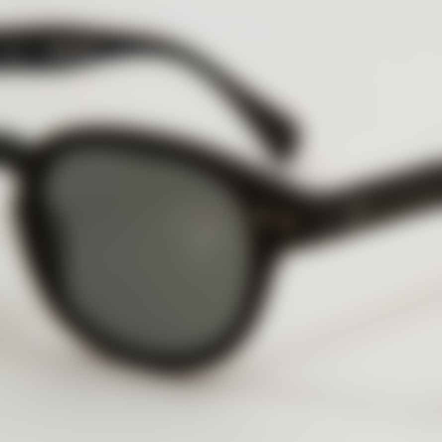 IZIPIZI #C The Retro Square Style Sunglasses in Black