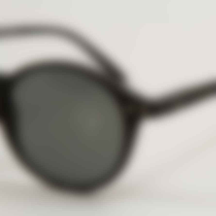 IZIPIZI #D The Iconic Round Style Sunglasses in Black