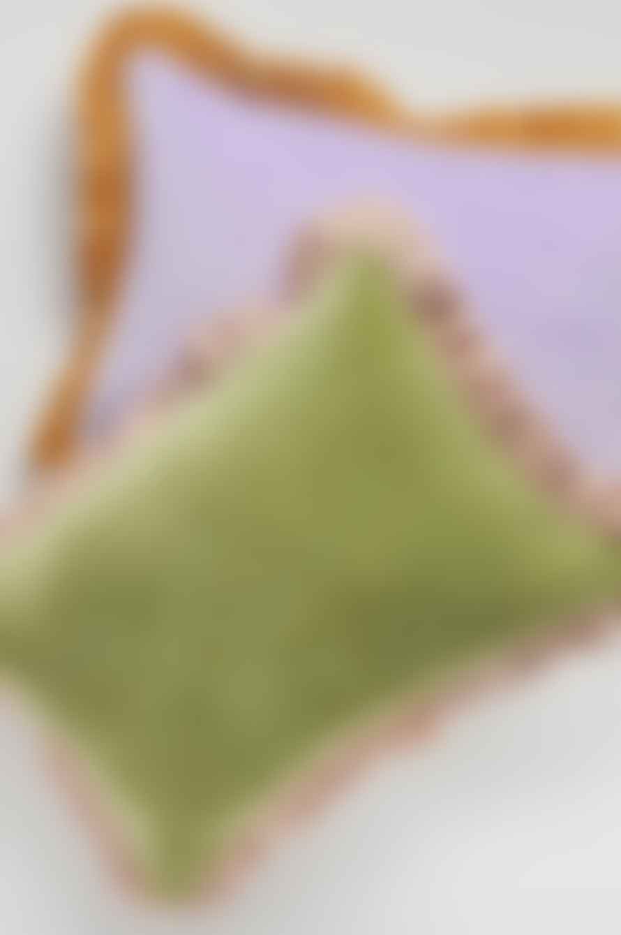 Projektityyny Leinikki Velvet Frill Olive Cushion
