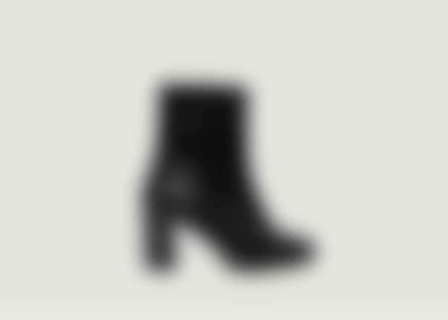 Petite Mendigote Patent Leather Boots Pio