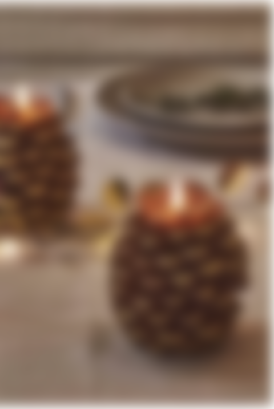 Lightstyle London Gold Pinecone Candle