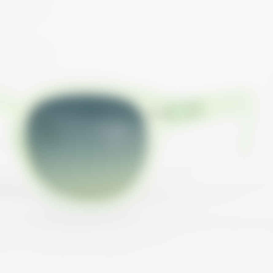 IZIPIZI #C The Retro Sunglasses in Quiet Green