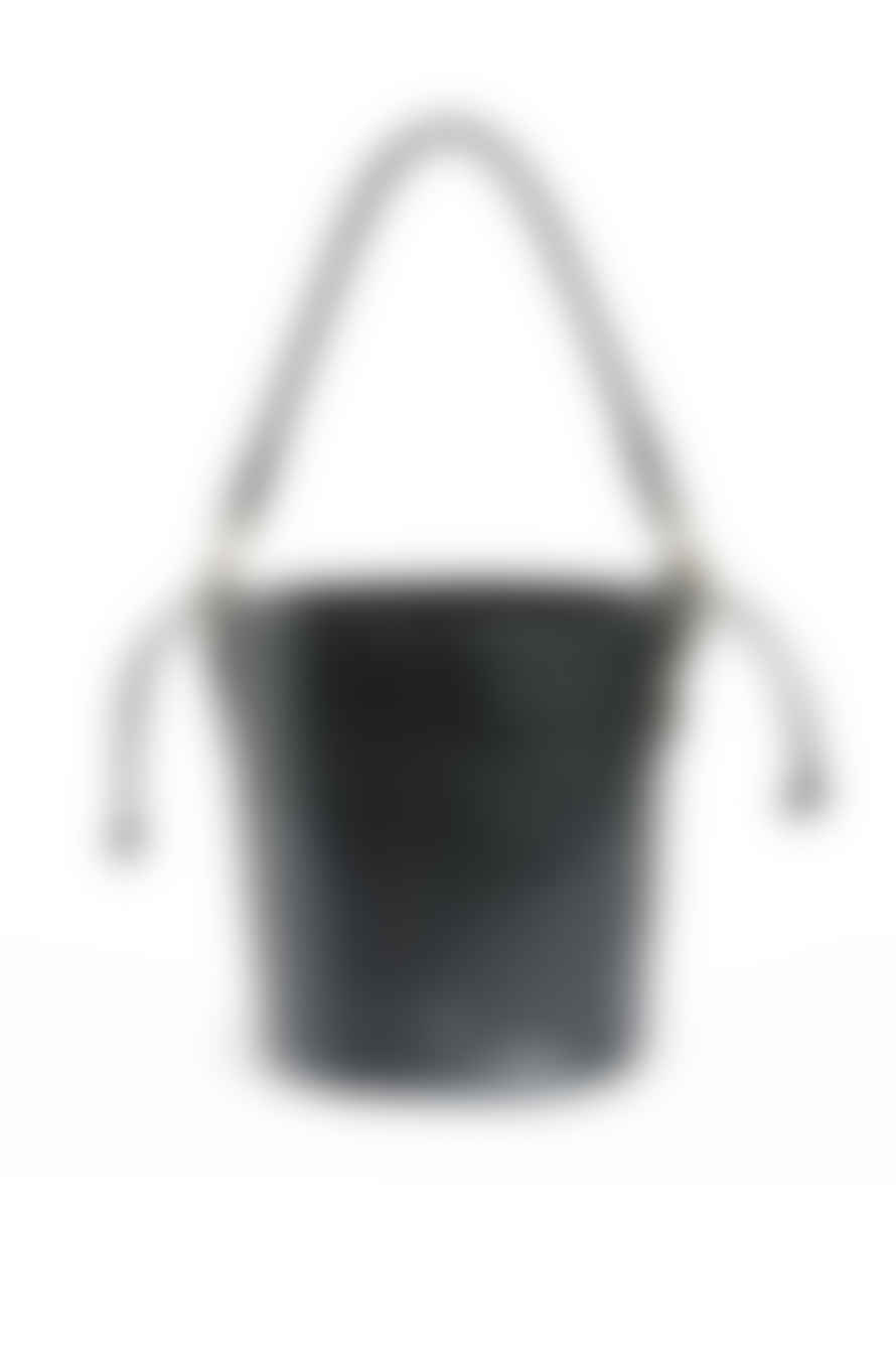 Aleo Cavalla Shoulder Bag In Black