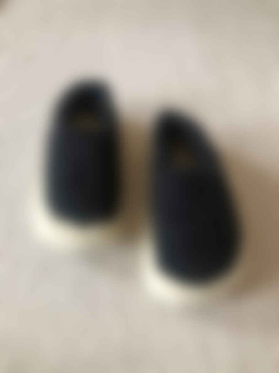 Yoko Wool Siberian Slippers Black